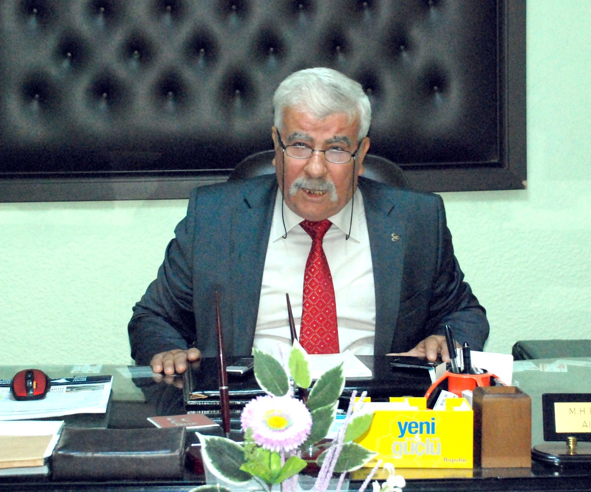 MHP Akhisar İlçe Teşkilatı, Atatürk\'ü ve 17 Şehidi Rahmetle Andı