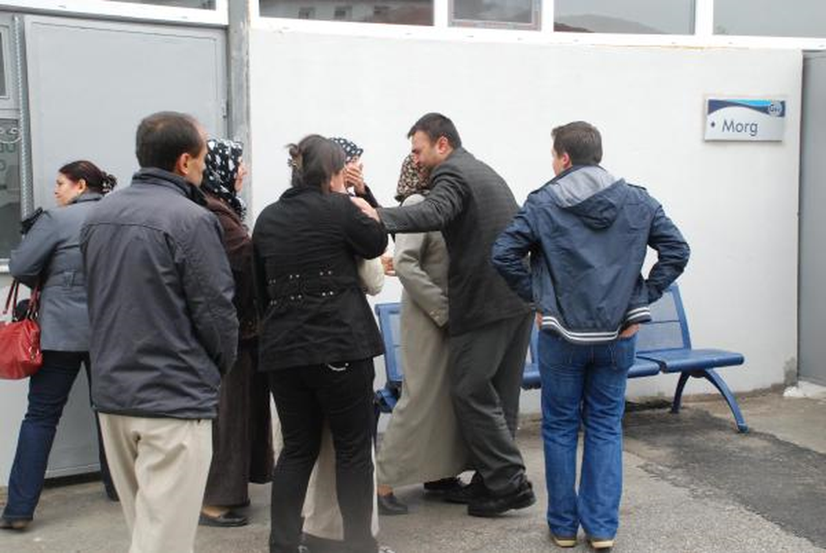 Otomobil Tır\'ın Altına Girdi, Aynı Aileden 5 Kişi Öldü