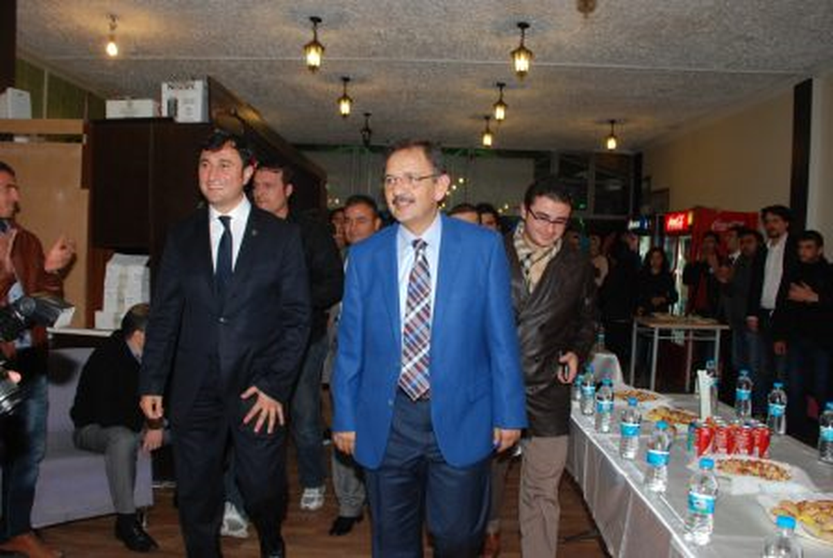 Özhaseki Ak Gençlik\'in Tanışma Kokteyline Katıldı
