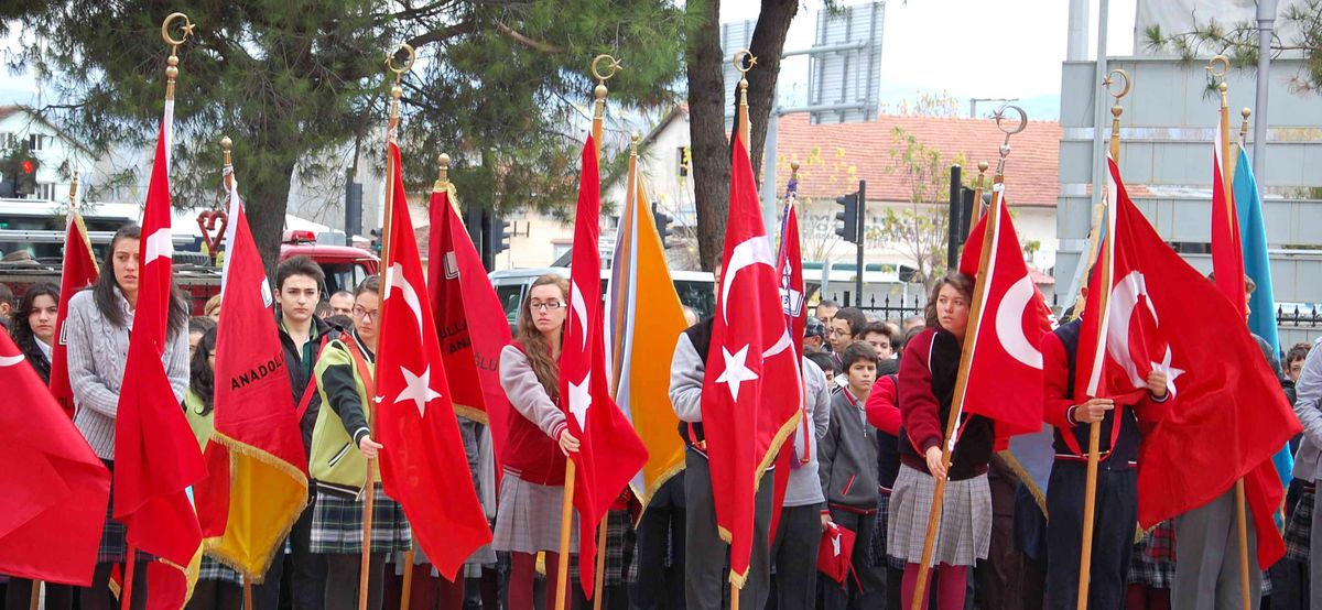 Simav\'da 10 Kasım Törenleri