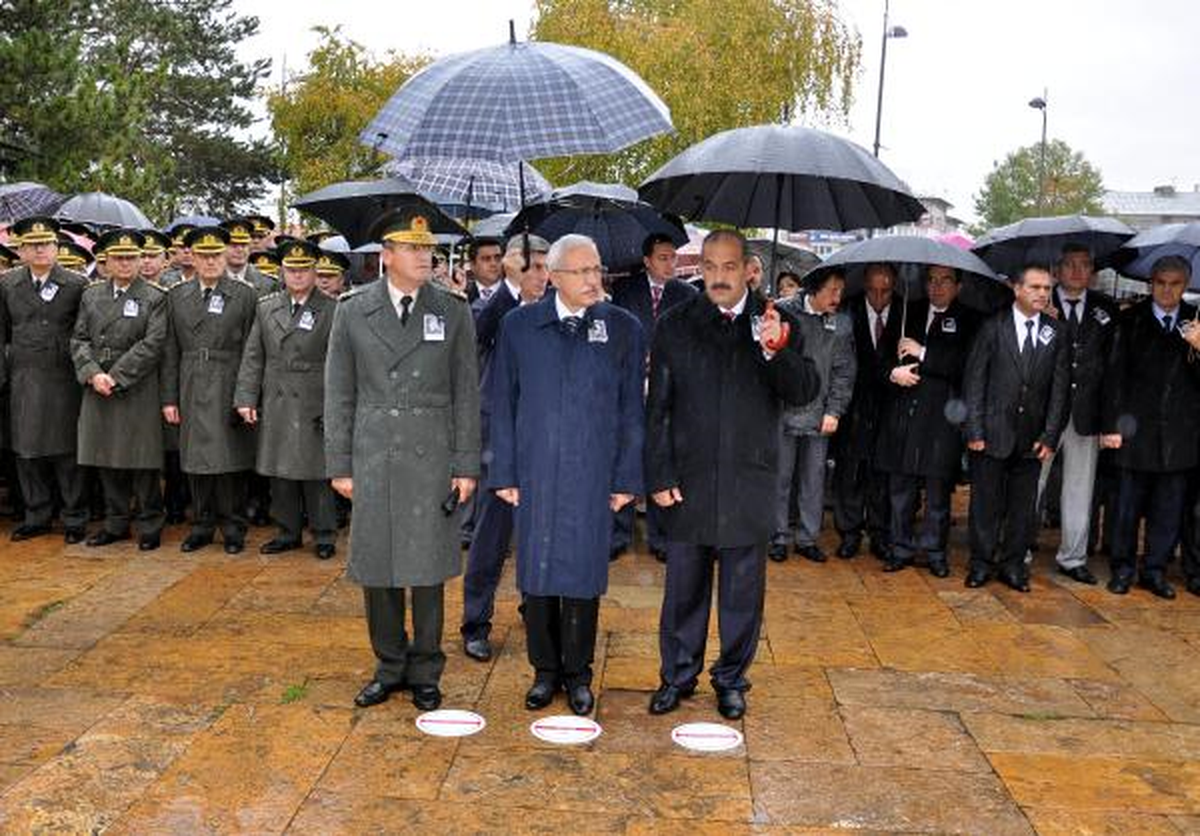 Sivas\'ta 9\'u 5 Geçe Hayat Durdu