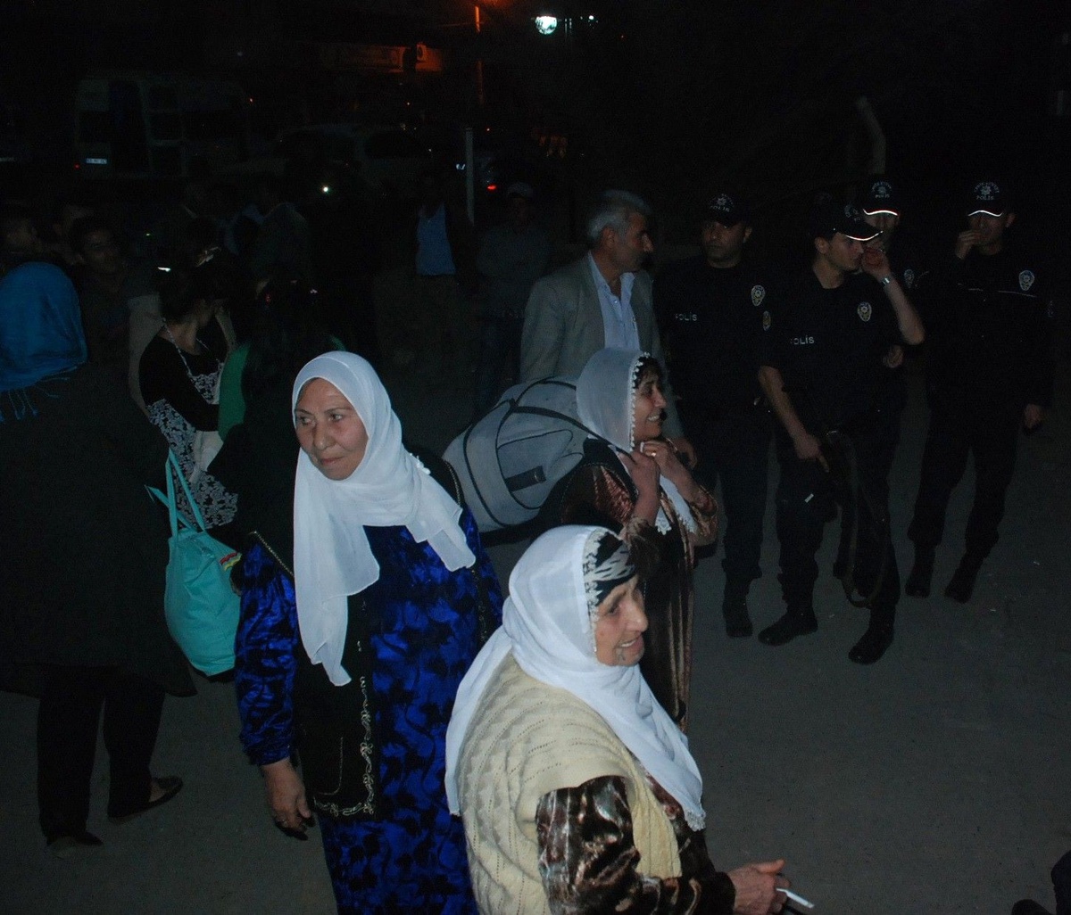 Suriyelilerin Geri Dönüşü İçin Kaymakamlıktan Türkçe ve Kürtçe Anons