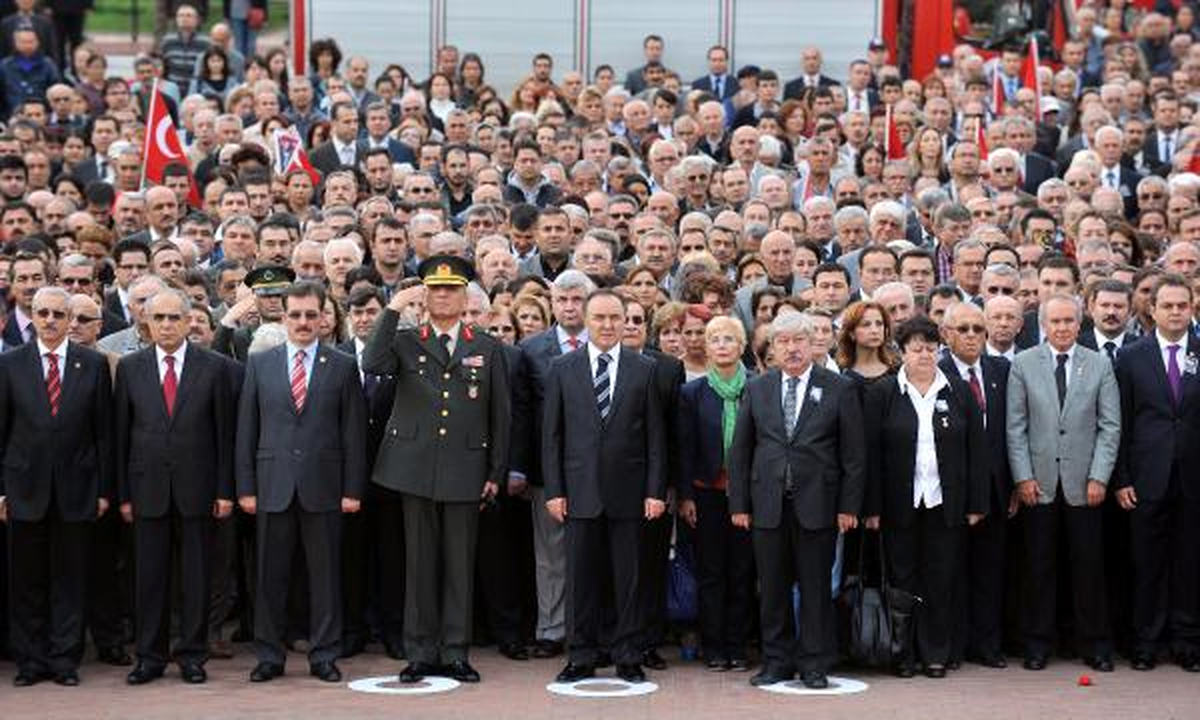 Ulu Önder Atatürk Antalya\'da Anıldı