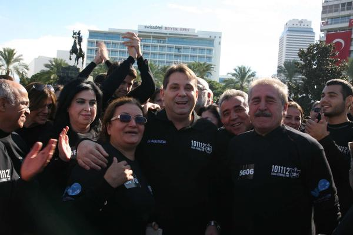 Ulu Önder Atatürk İzmir\'de Özlemle Anıldı (2)