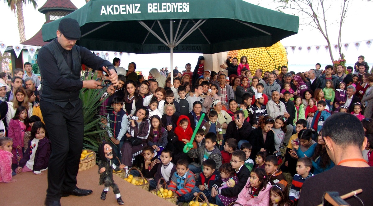 Akdeniz Belediyesi\'nden Narenciye Festivali Etkinliği
