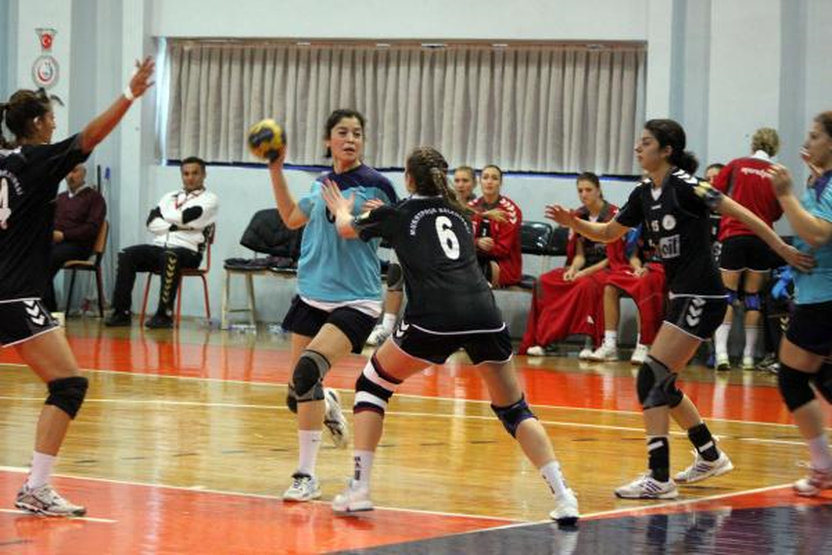 Araç Belediyespor Hentbol Bayan Takımı Yine Yenildi