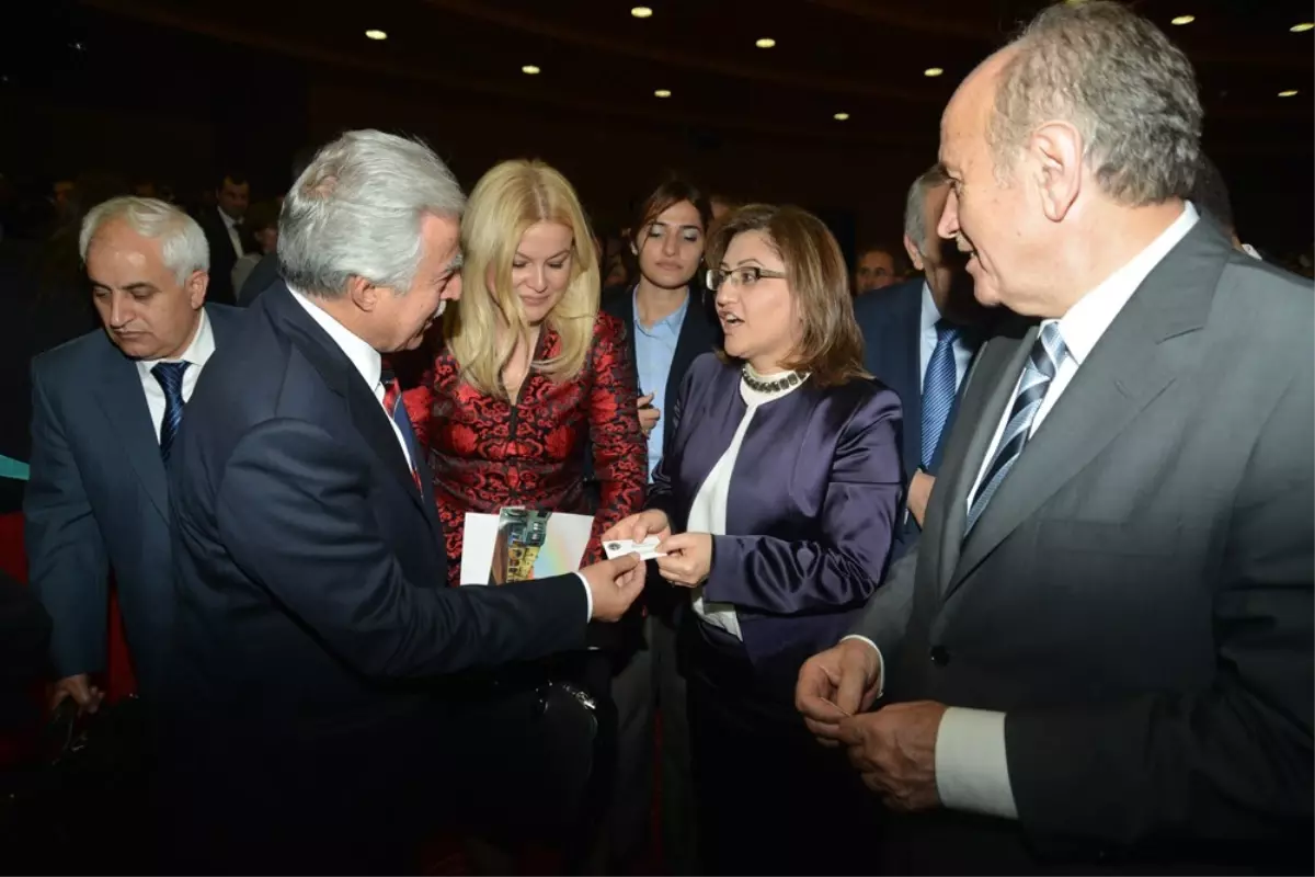 Bakan Şahin\'den "Engelsiz Kart" Kampanyası\'na Destek