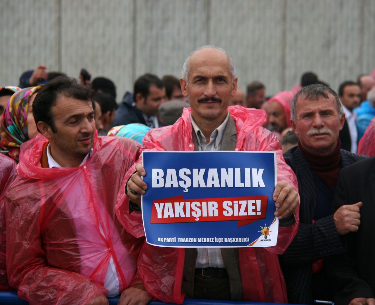 Başbakan Erdoğan\'a \'Başkanlık Yakışır Size\' Pankartları (3)