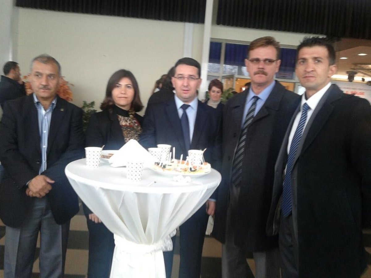 Burhaniyeli Ak Partililer Yerel Yönetimler Toplantısına Katıldı
