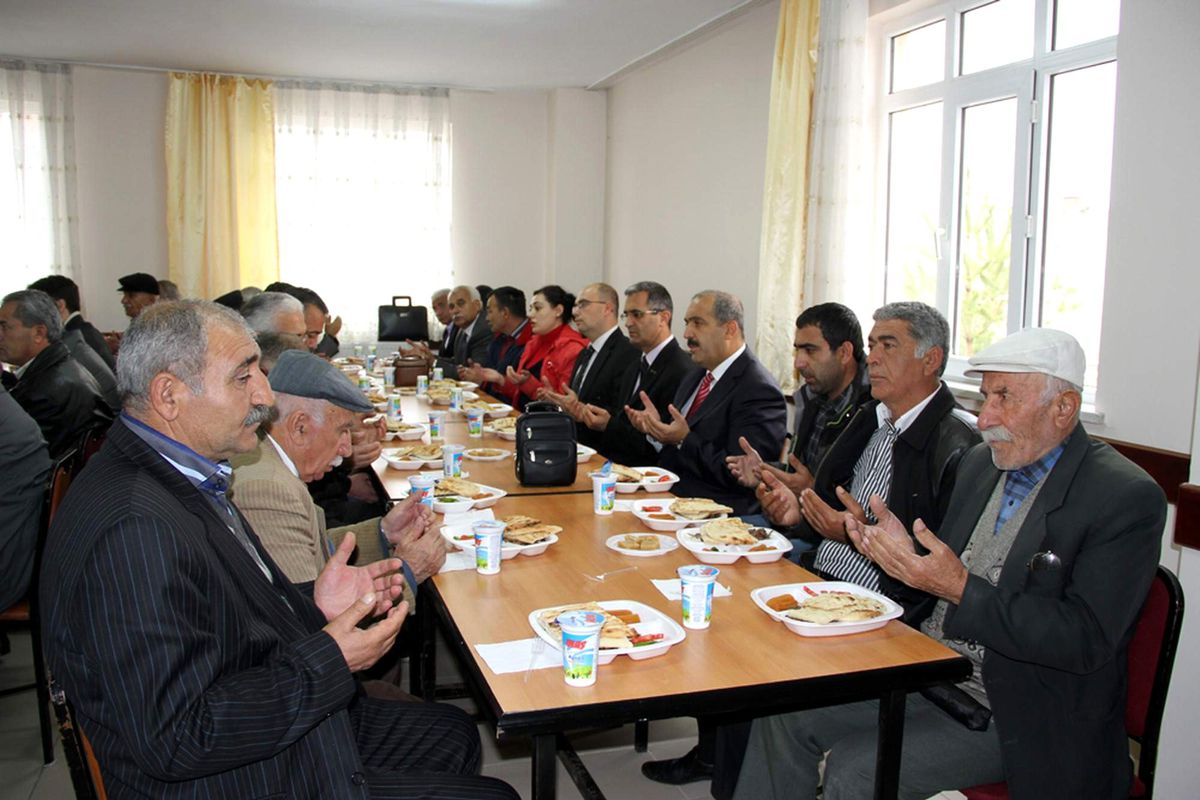 Doğan Ürgüp Cem Vakfı\'ndaki Kırk Yemeğine Katıldı