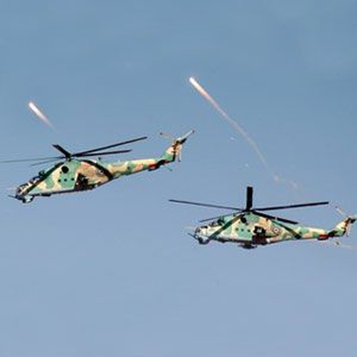 Esad\'ın Helikopterleri Rasulayn\'ı Bombaladı
