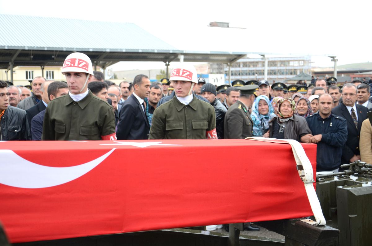 Gaziantep Şehidini Alkışlarla Uğurladı