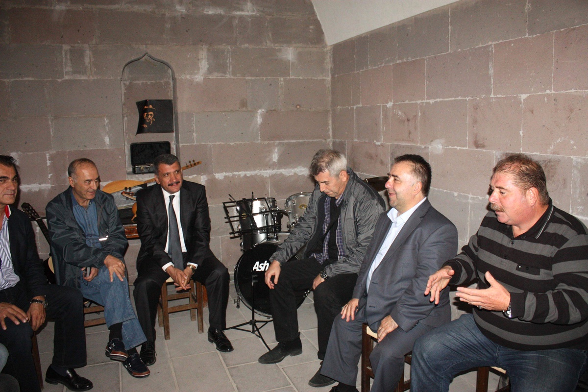 Hababam Sınıfı Oyuncuları Tarihi Yerleri Gezdi
