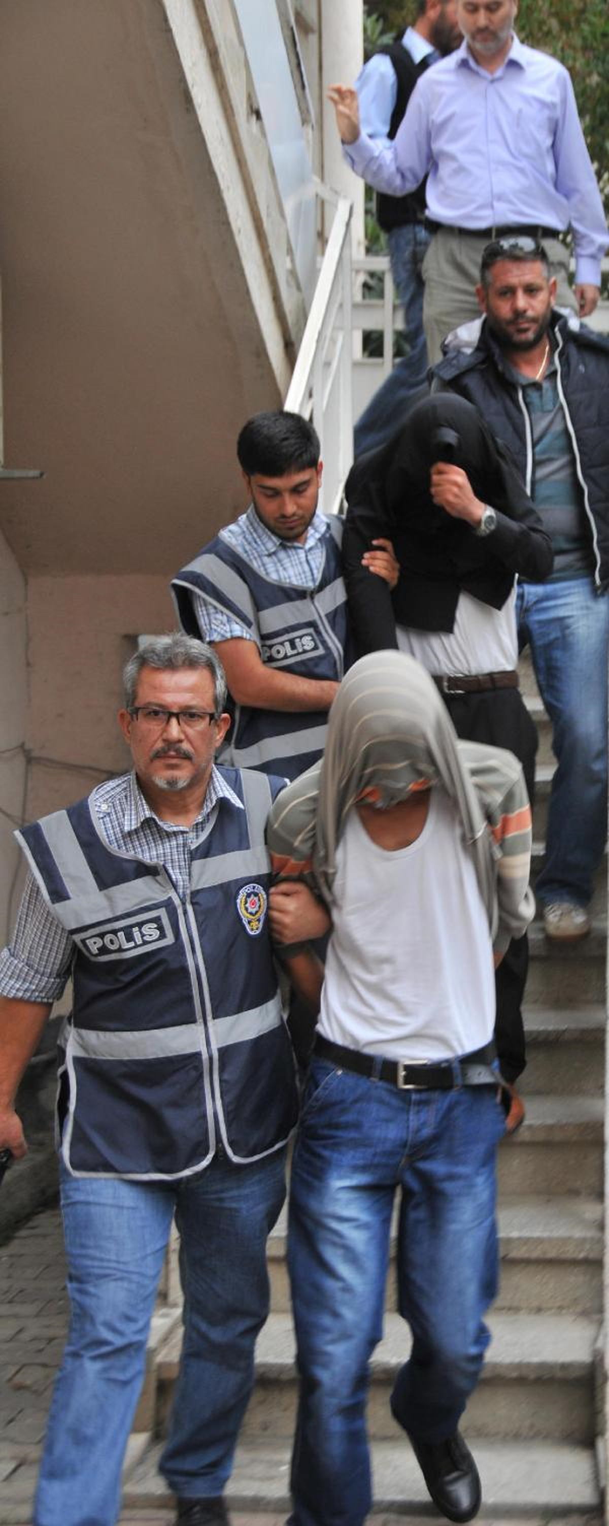 \'Hesabınızı PKK Kullanıyor\' Diyerek 470 Bin Lira Dolandırdılar