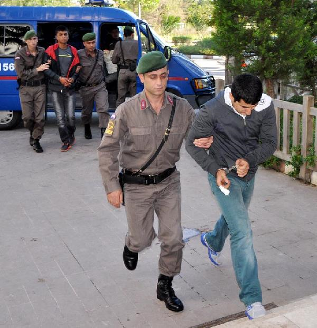 Jandarmaya Uyuşturucu Satmaya Çalışırken Yakalandılar