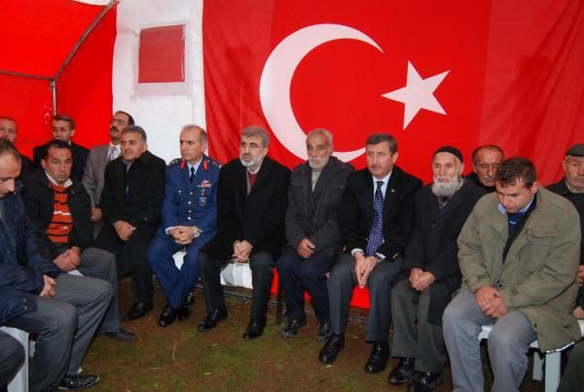 Kayseri Bakan Taner Yıldız Şehit Ailelerini Ziyaret Etti