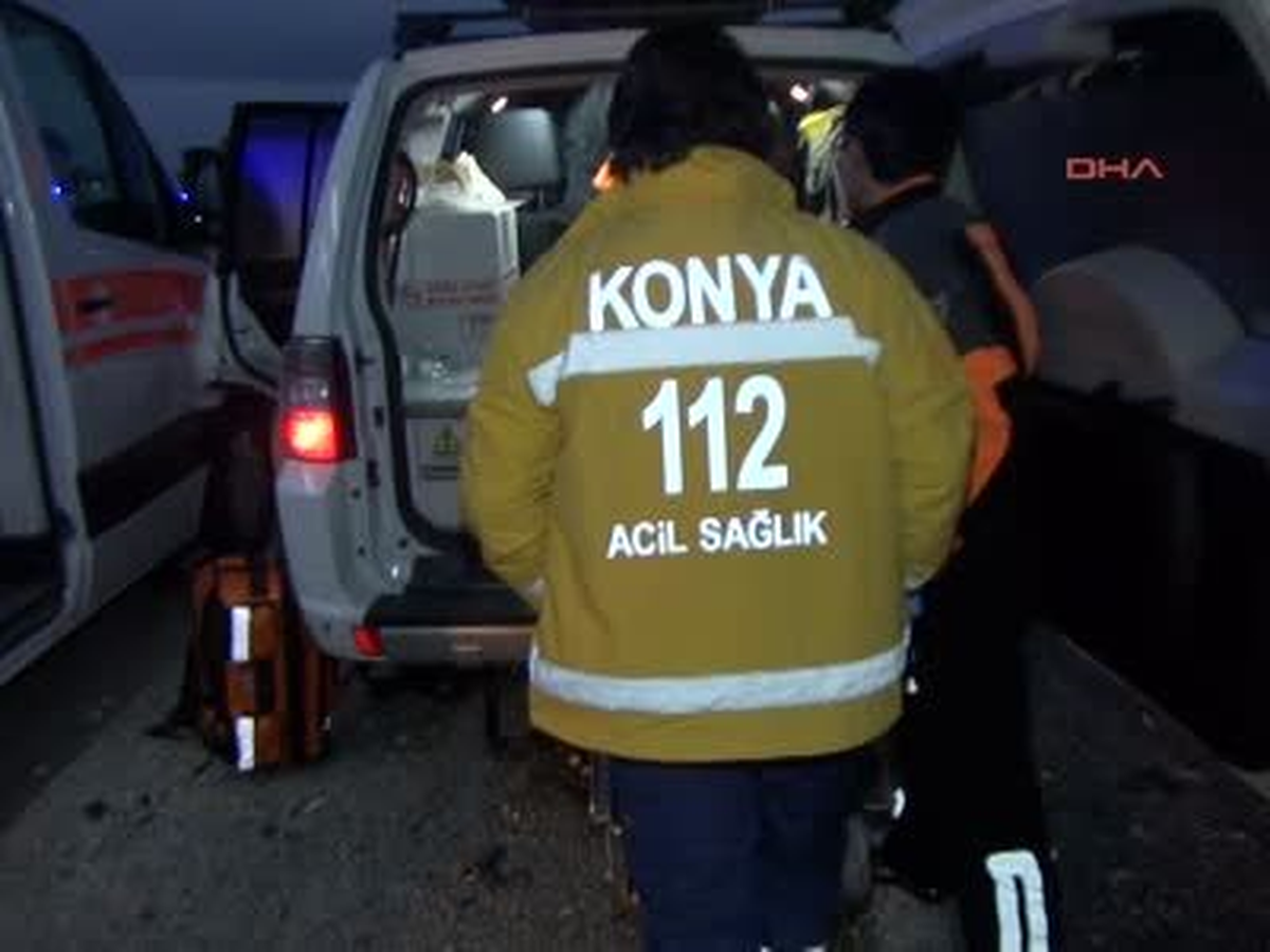 Konya\'da Midibüs Devrildi: 7 Yaralı
