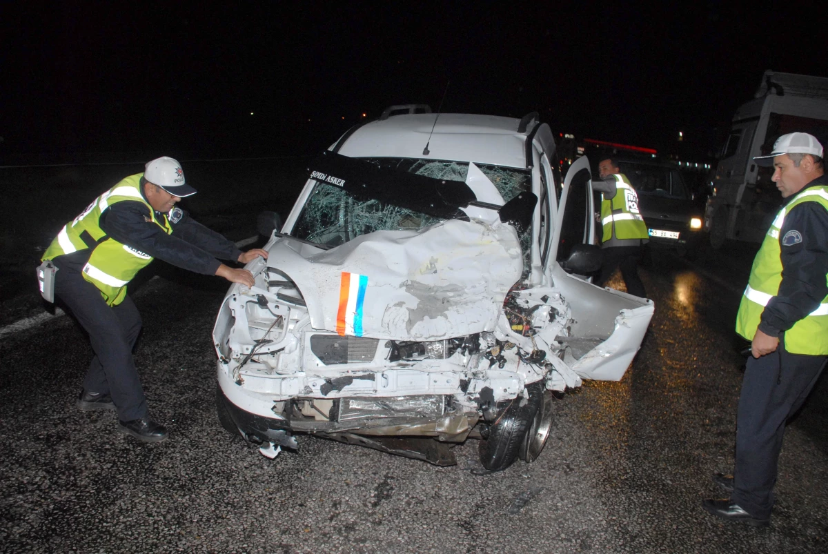 Samsun\'da Trafik Kazası: 5 Yaralı