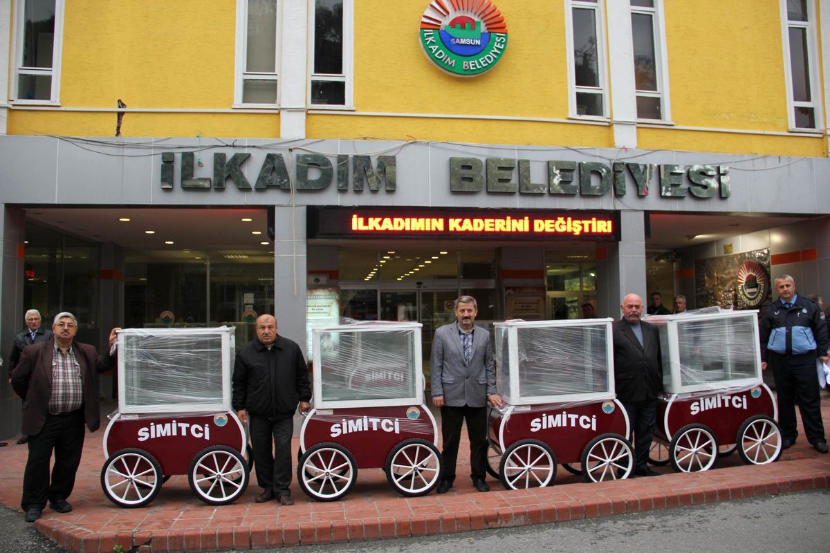Simitçilere Osmanlı Mimarisi Simit Arabası