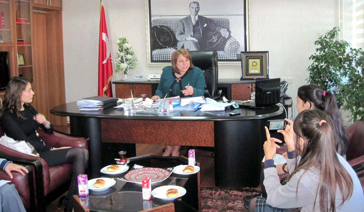 Akçaovalı Öğrencilerden Milli Eğitim Müdürüyle Röportaj