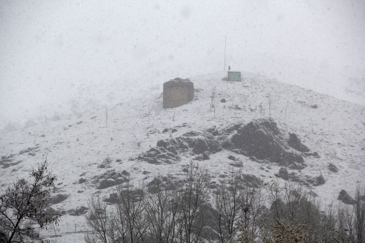 Başkale\'de Yılın İlk Karı Yağdı