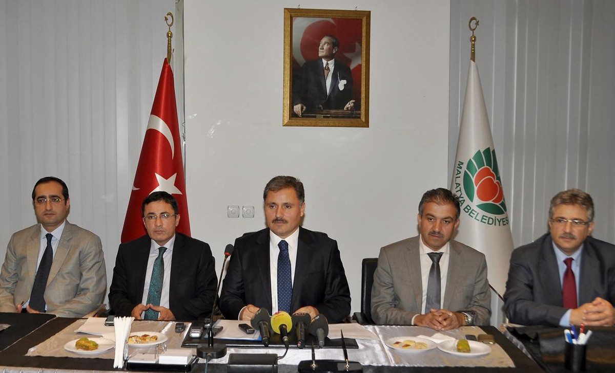 Başkan Çakır, Malatya\'nın Büyükşehir Olmasıyla İlgili Açıklama Yaptı