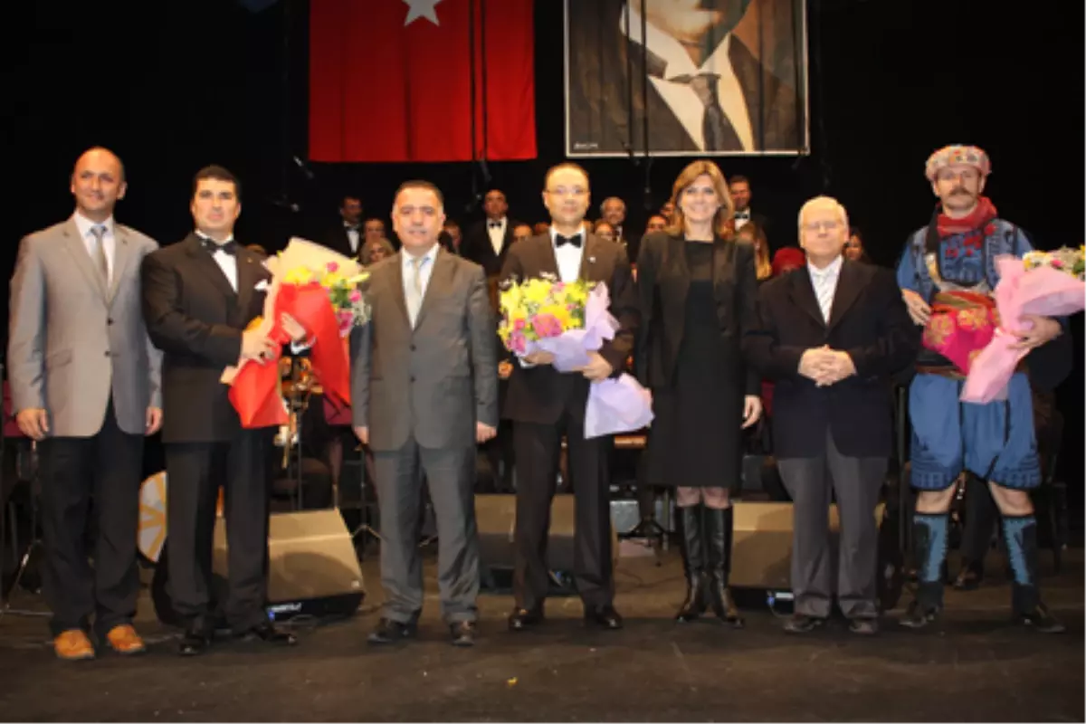 Beş\'ten Sonra Sanat Ata\'nın Şarkıları ile Sezon Açtı