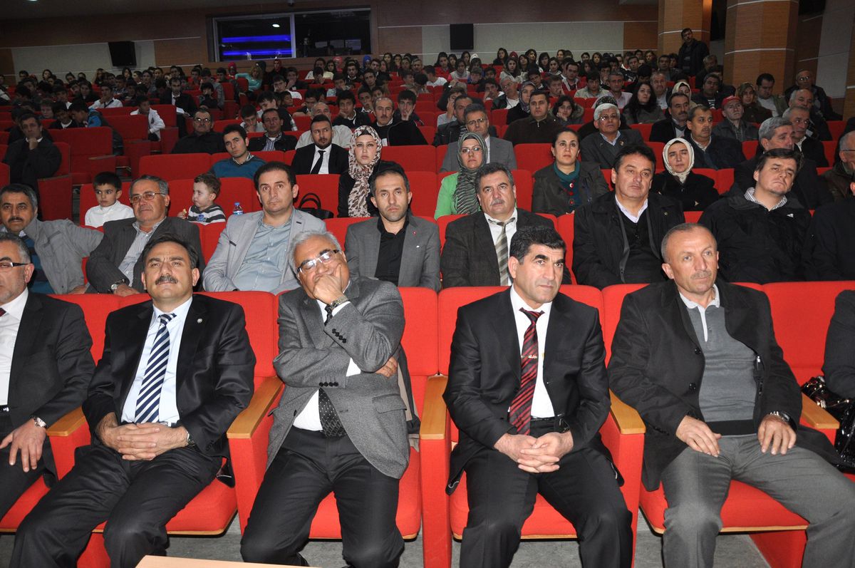 Depremin 13. Yıl Dönümünde 13 Tane Balon Uçuruldu