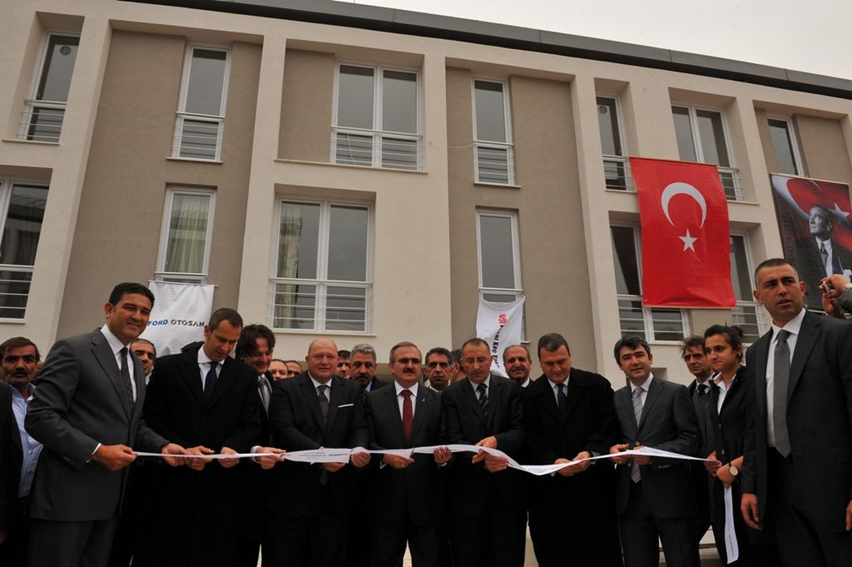 Depremzede Öğretmenler Lojmanlarına Kavuştu