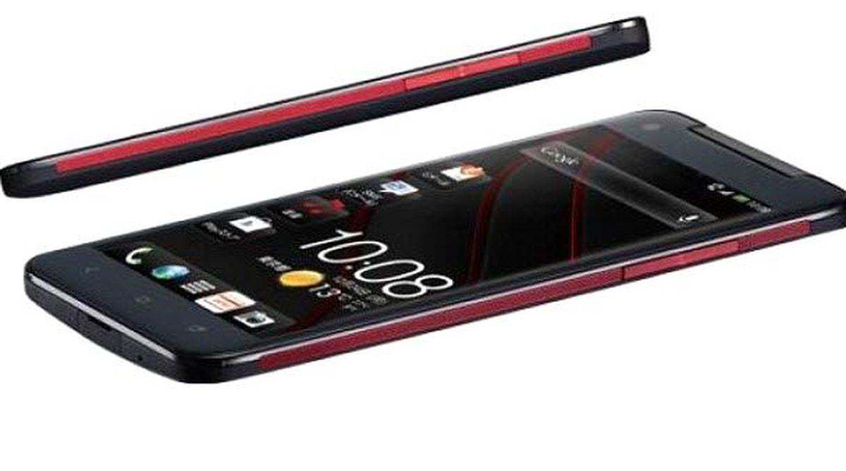 Dev Ekranlı 4 Cep Telefonu!
