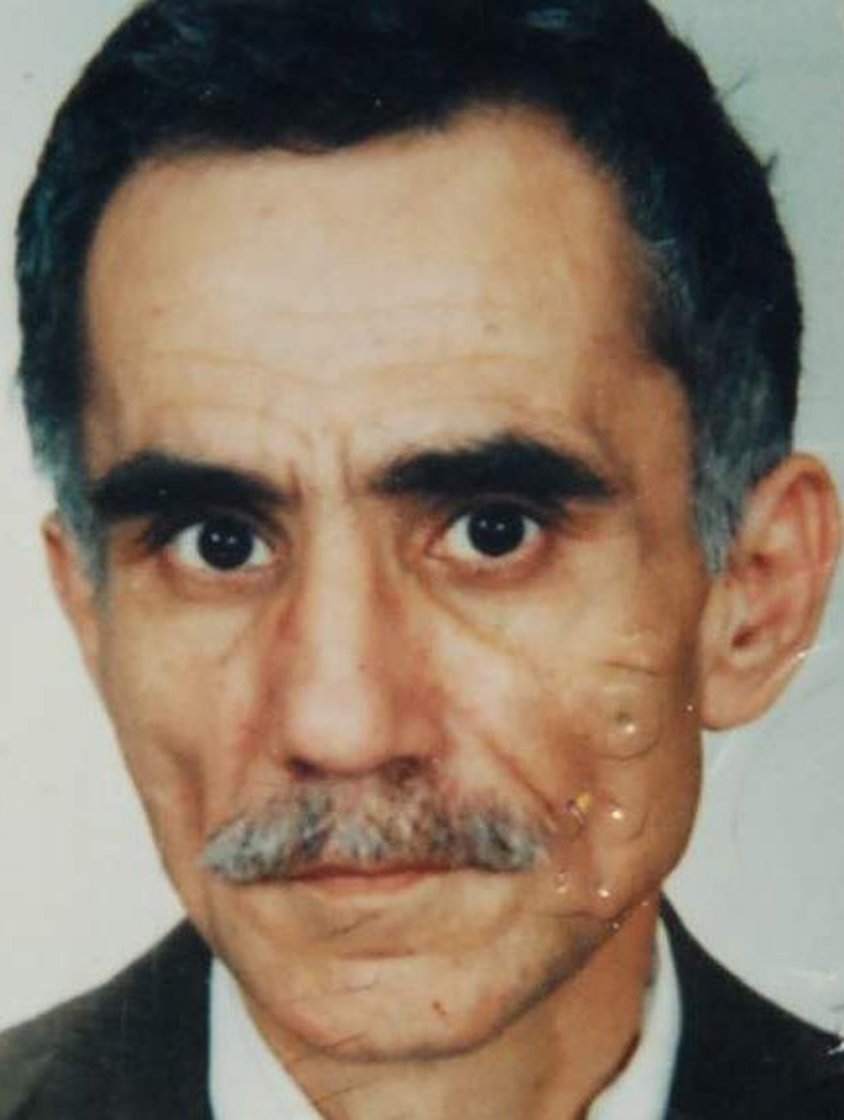 Emekli Öğretmen Kendini Astı