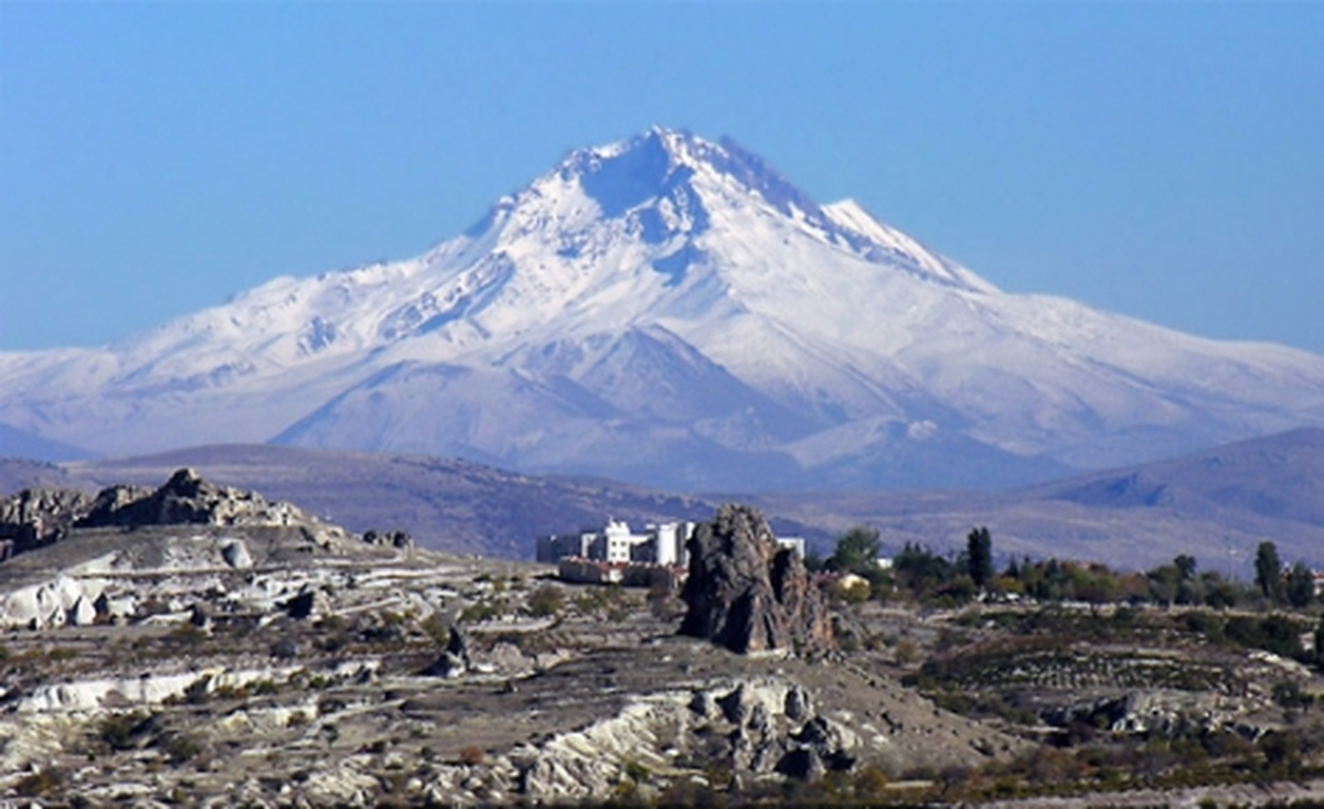 Erciyes Dağı\'na 25 Santimetre Kar Yağdı