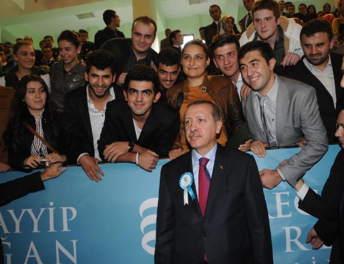 Erdoğan; İmam Hatip Mezunları Türkiye\'yi Yeni Baştan İnşa Ediyor