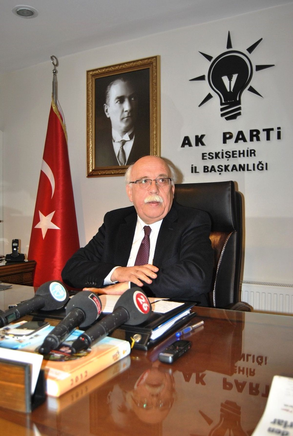 Eskişehir\'de AK Parti Halk Günü Toplantısı Yapıldı