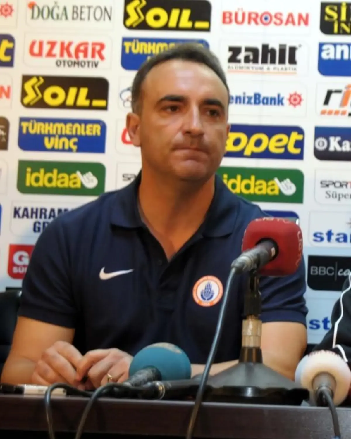 Carlos Carvalhal İstifa Etti