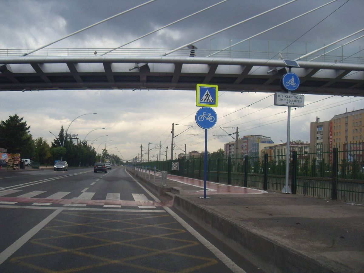 İzmit\'te Bisiklet Yolu İhalesi