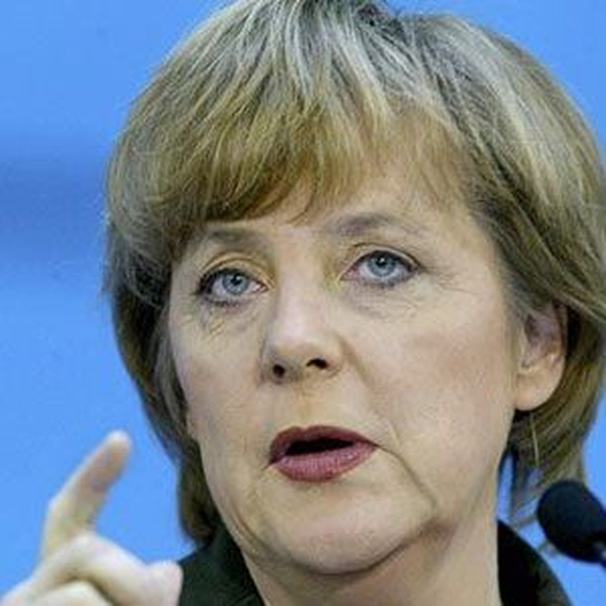 Merkel\'den Portekiz\'deki Kemer Sıkma Politikasına Destek