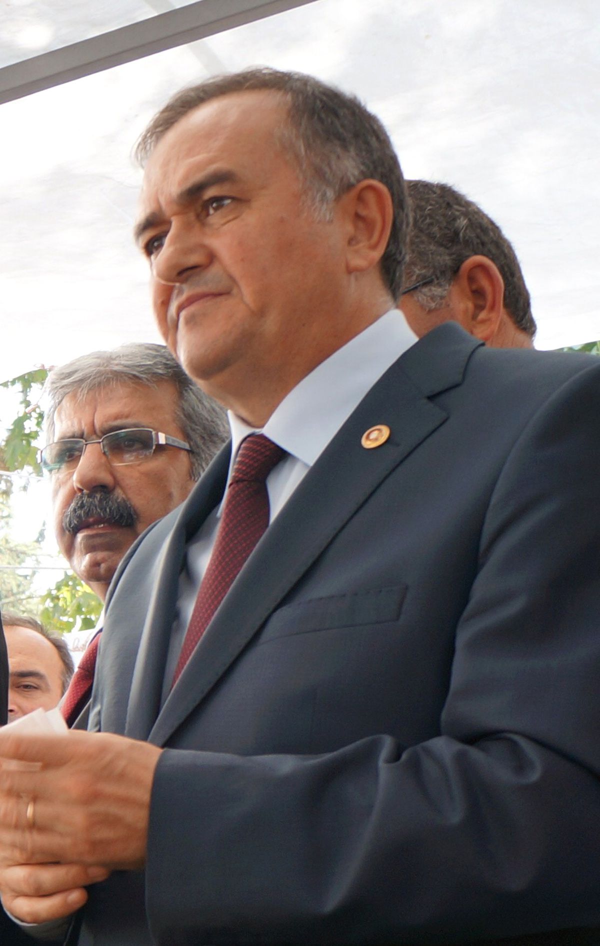 MHP\'li Akçay, Büyükşehir Yasası\'nı Değerlendirdi