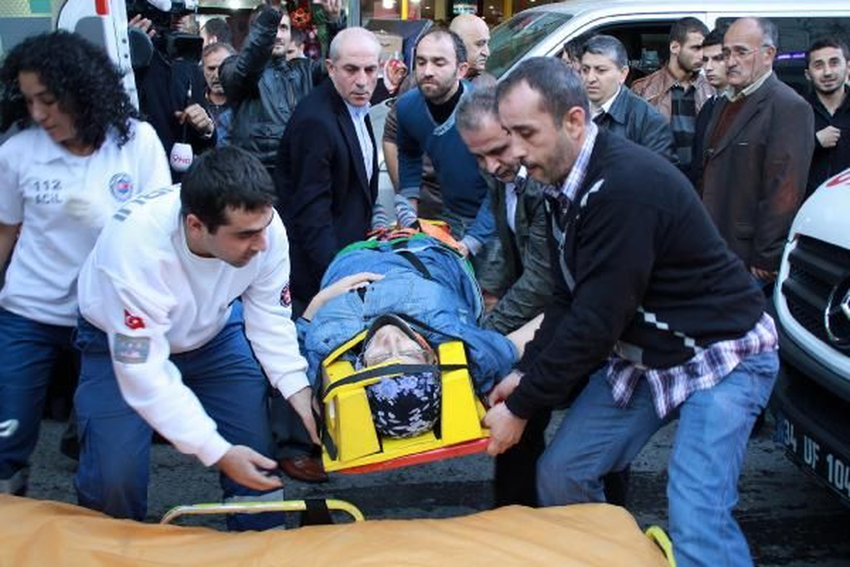 Minibüs Alışveriş Yapan Kadınlara İşte Böyle Çarptı