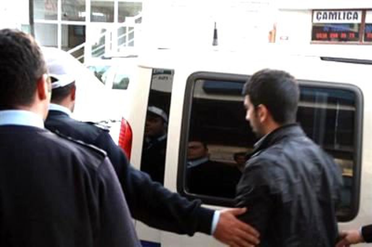 Minibüs Kadınların Arasına Daldı