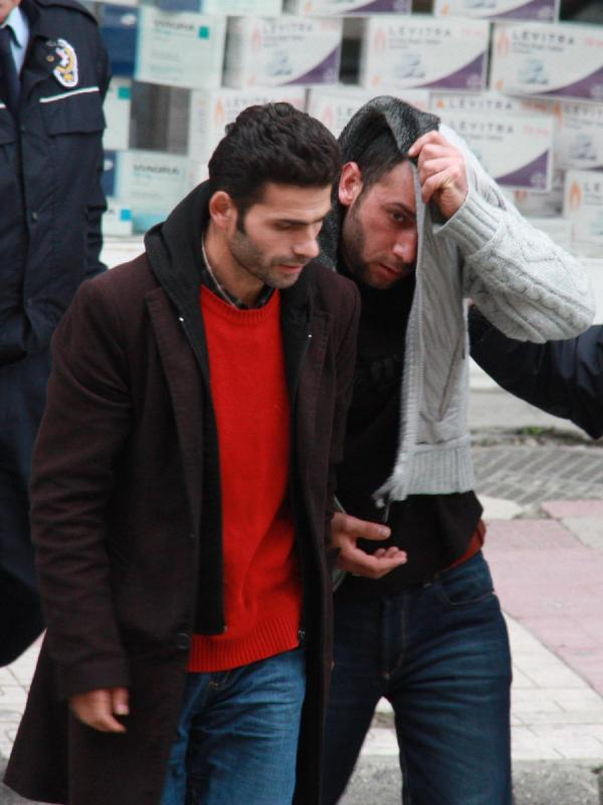 Polis 2 Gün Ormanda Yattı, Hırsızları Yakaladı