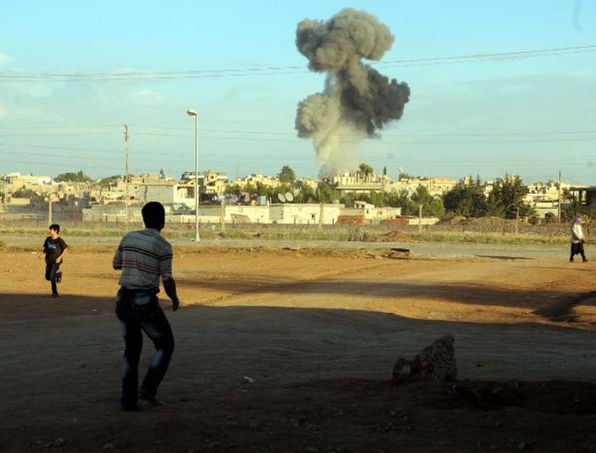 Suriye Ordusunun Savaş Uçakları, Resulayn\'ı Bombaladı (8)