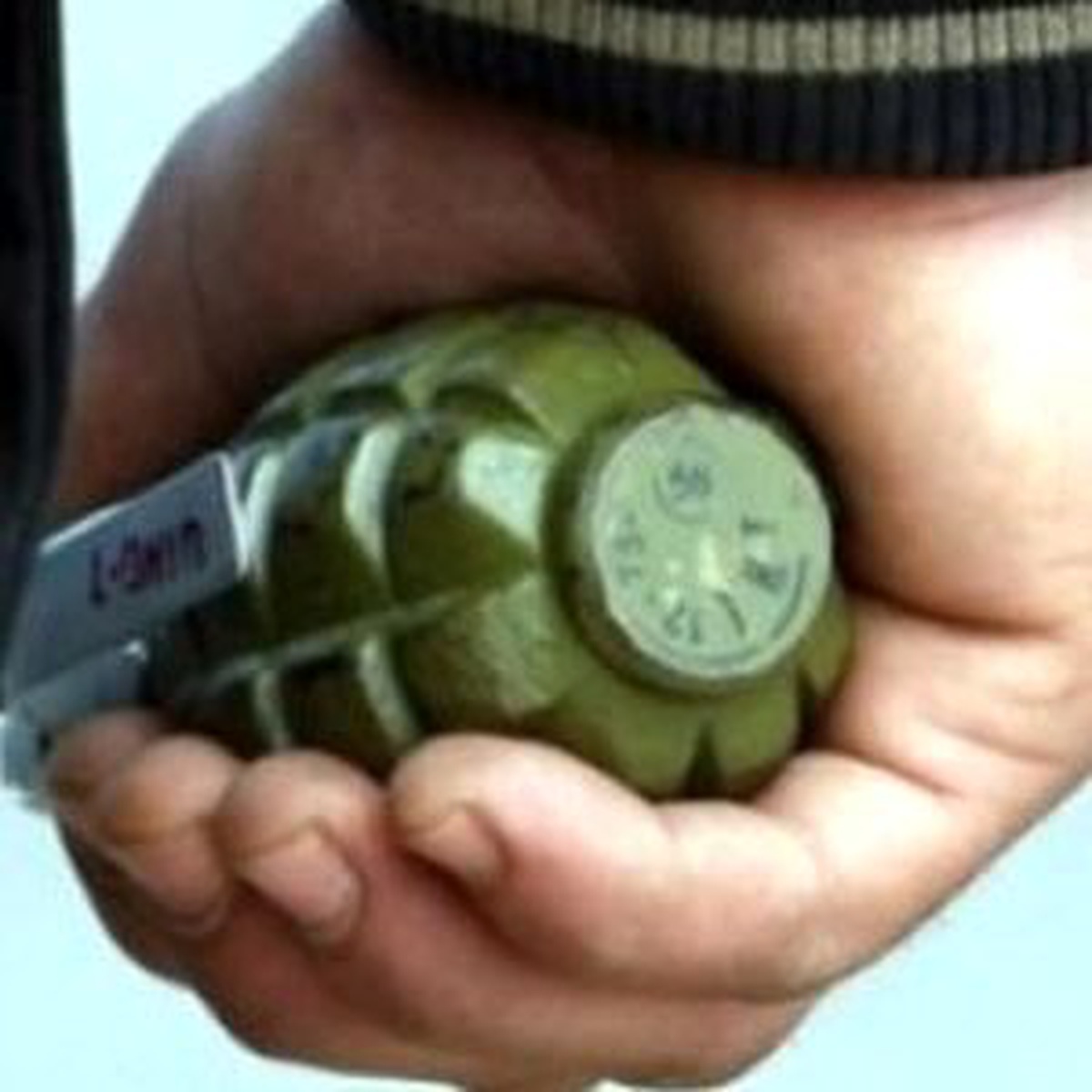Suriyeli, Türkiye\'ye 4 El Bombası ile 2 Tabanca Sokmak İsterken Yakalandı