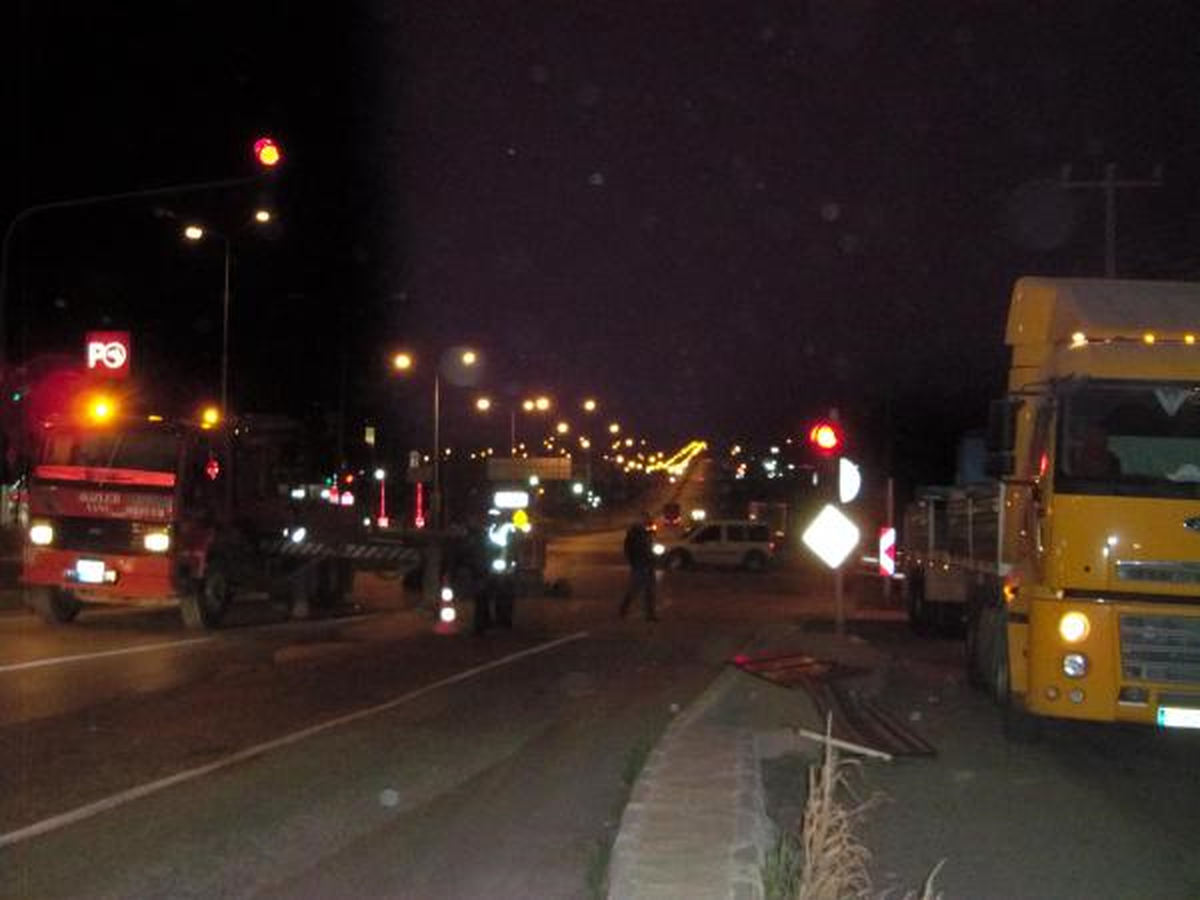 6 Tonluk Makine Yola Düştü