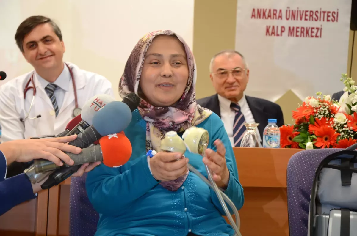 Türkiye\'de İlk Kez Bir Kadın Hastaya Total Yapay Kalp Takıldı