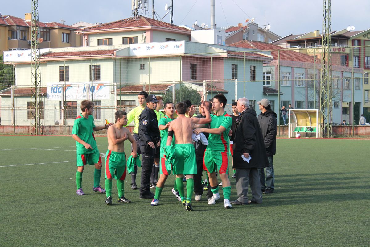 U-17\'de Yumruklar Konuştu