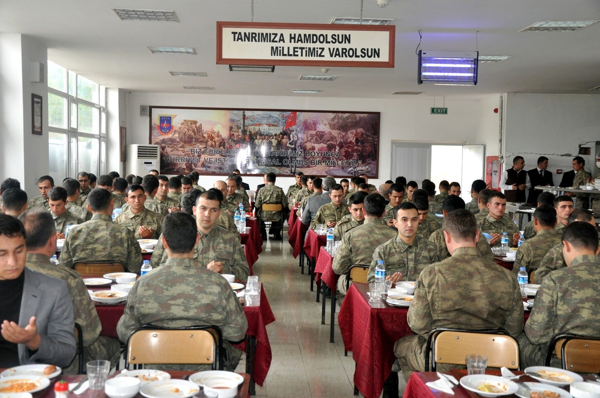 Vali Aydın\'dan, İl Jandarma Komutanına Taziye Ziyareti