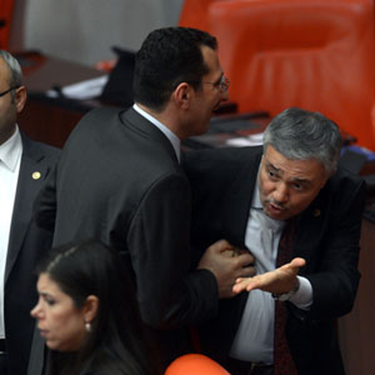 AK Parti Milletvekillerinden Türkkan\'a Tepki