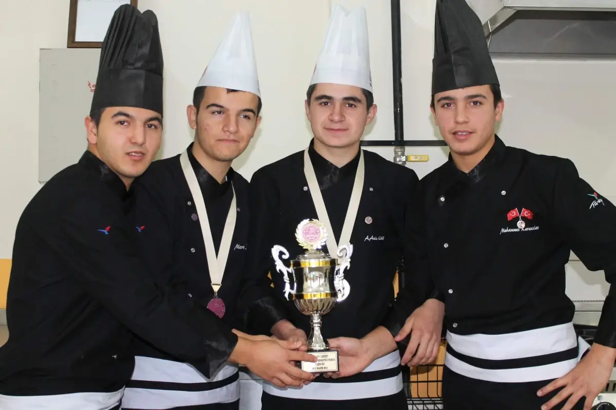 Aşçılar Yemek Yarışması Birincileri Kırşehir\'den