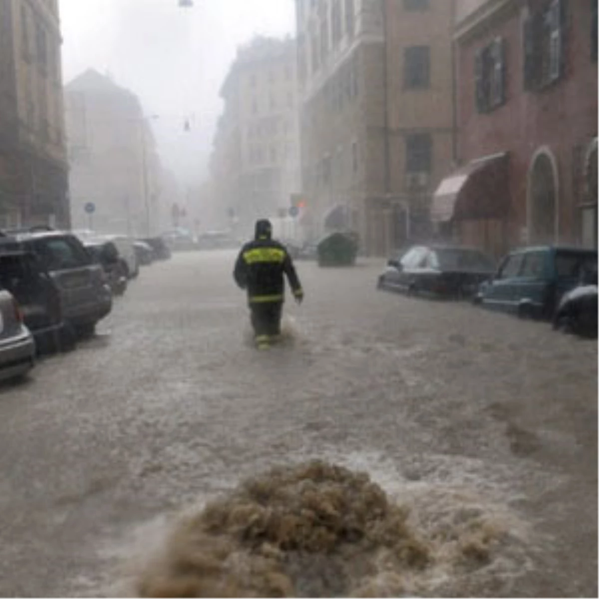 Aşırı Yağışlar İtalya\'da 3 Can Aldı